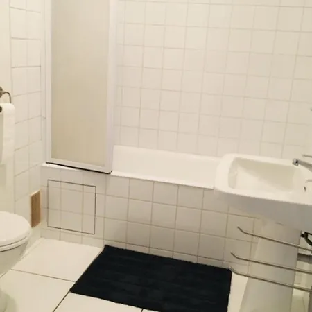 Apartment Beautiful Studio Close To A Park *