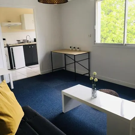 Beautiful Studio Close To A Park