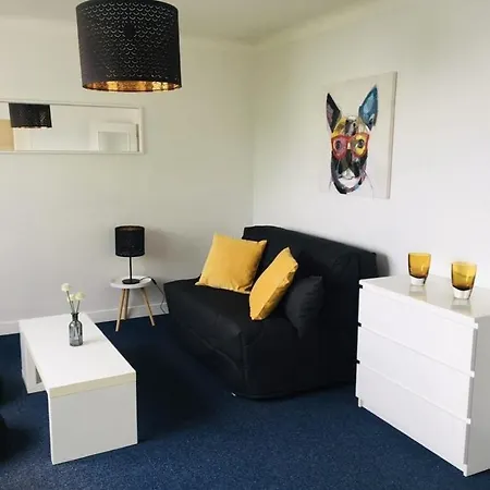 Beautiful Studio Close To A Park